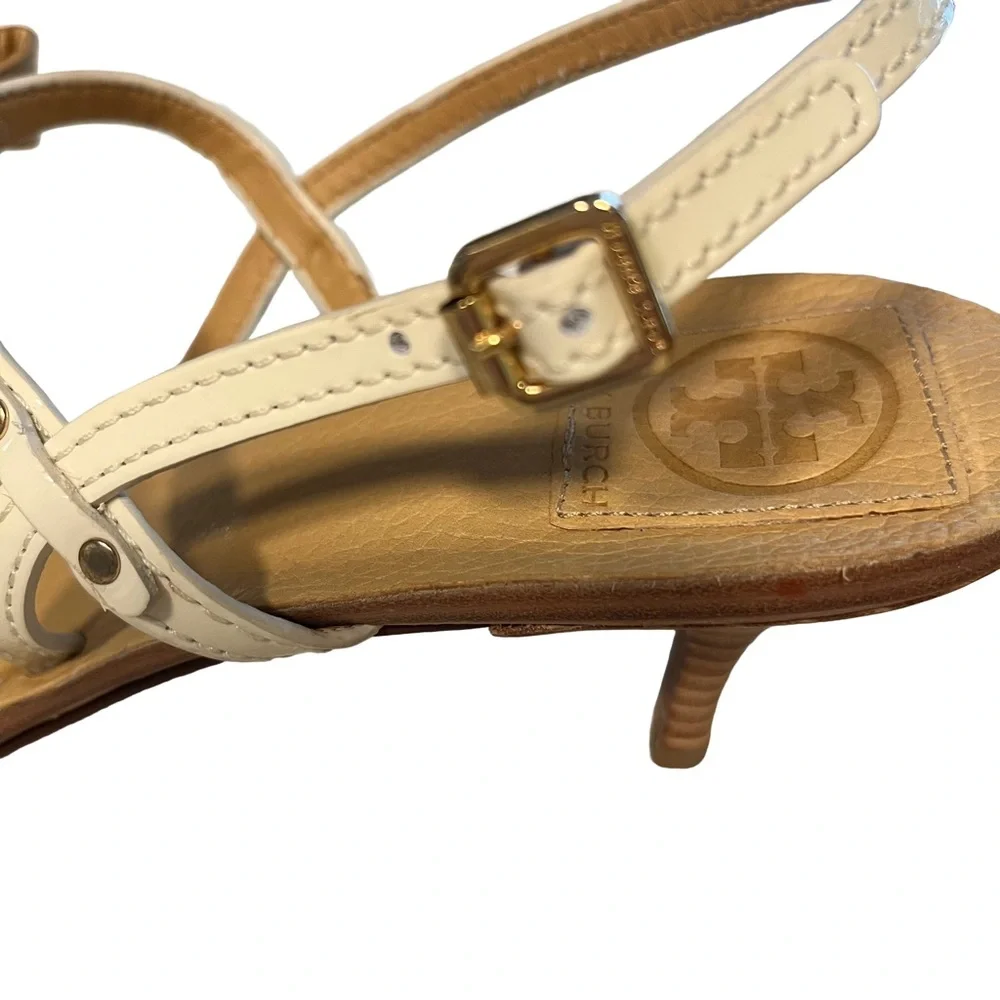Tory Burch Kailey Cream / Tan Bow Sz 10 Patent Leather Kitten Heel Sandal EUC